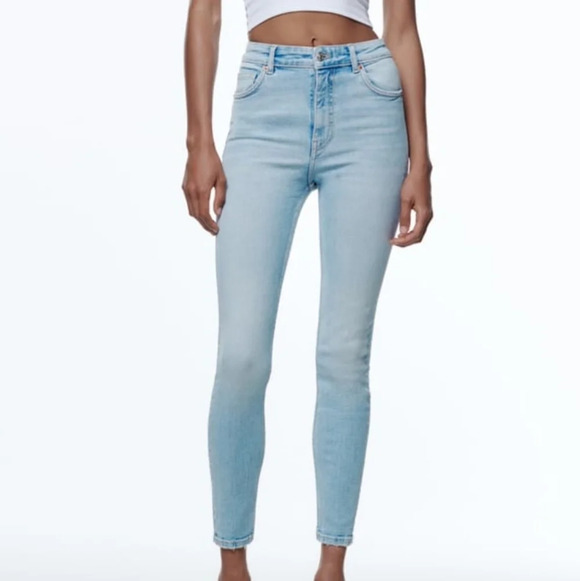 Zara Basic Skinny Leg Light Wash Jeans Size Women's 6 - Picture 1 of 12